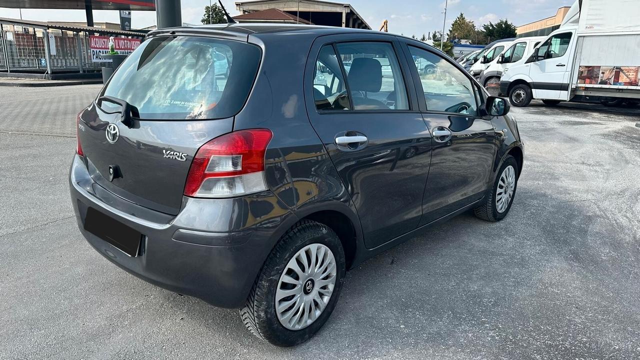 TOYOTA YARIS 1.0 5 porte-Now