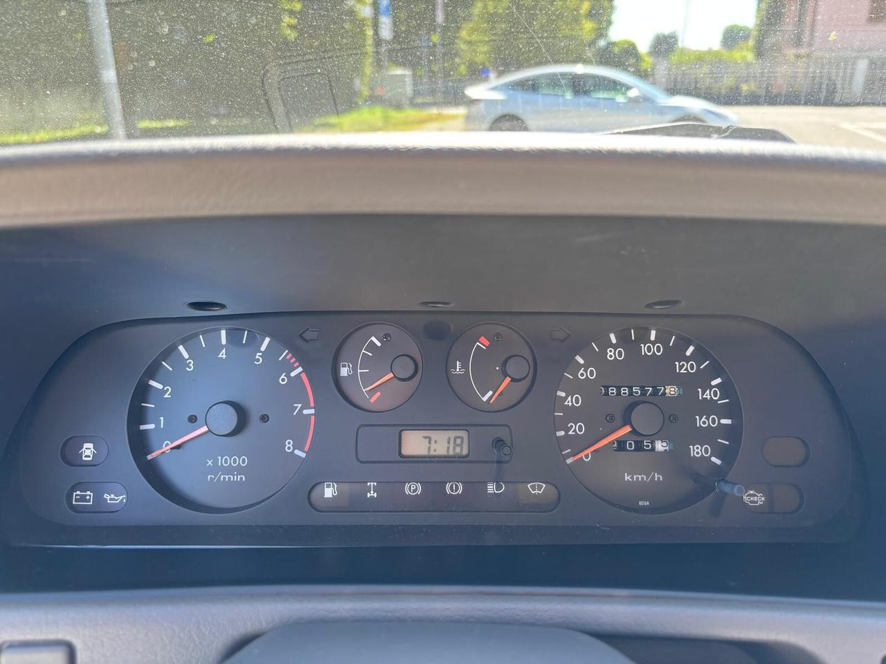 Nissan Terrano 2.4i alias Ford Maverick