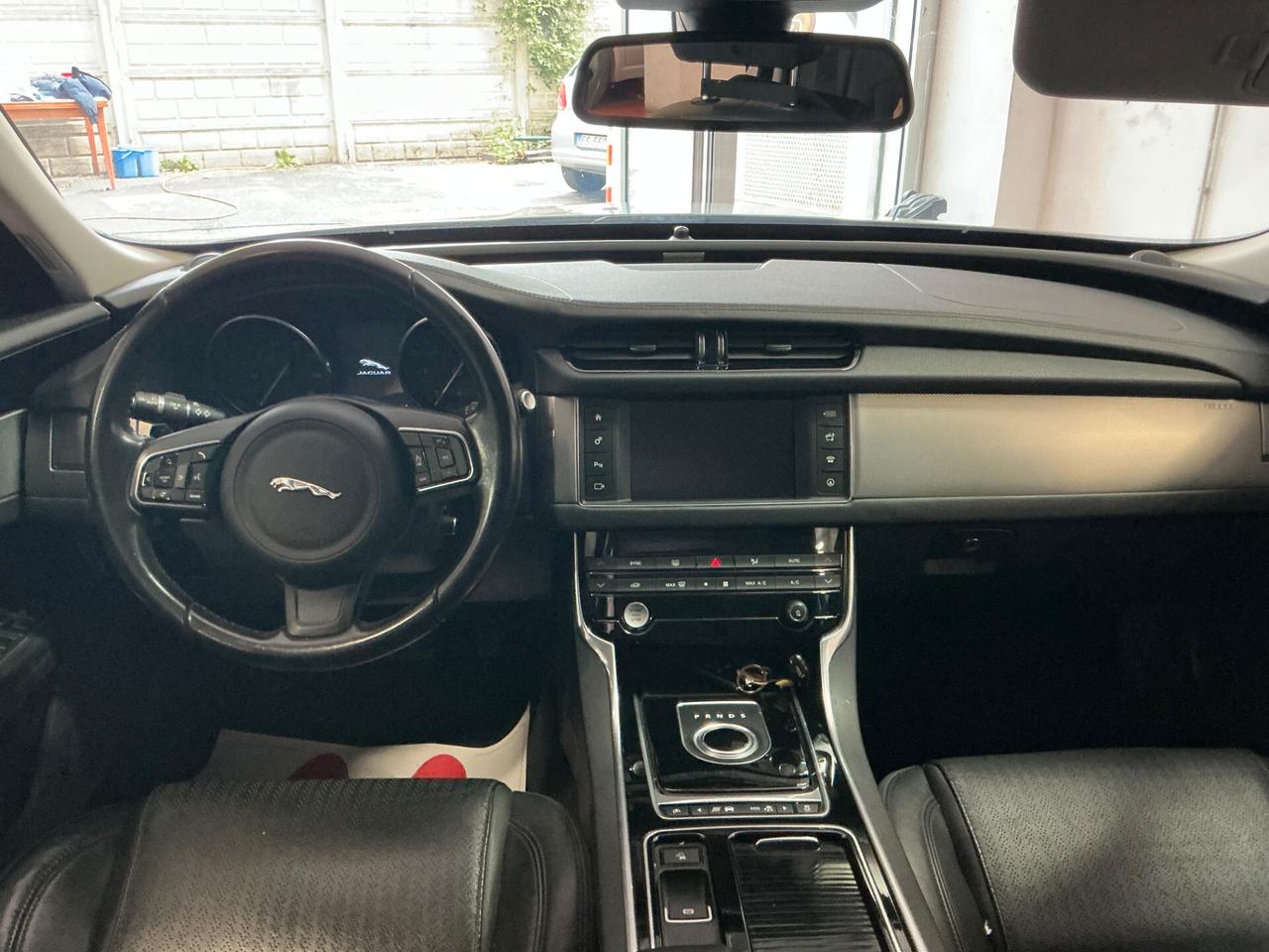 JAGUAR XF 3.0d V6 2015 TETTO APRIBILE FULL OPTIONAL 80.000KM