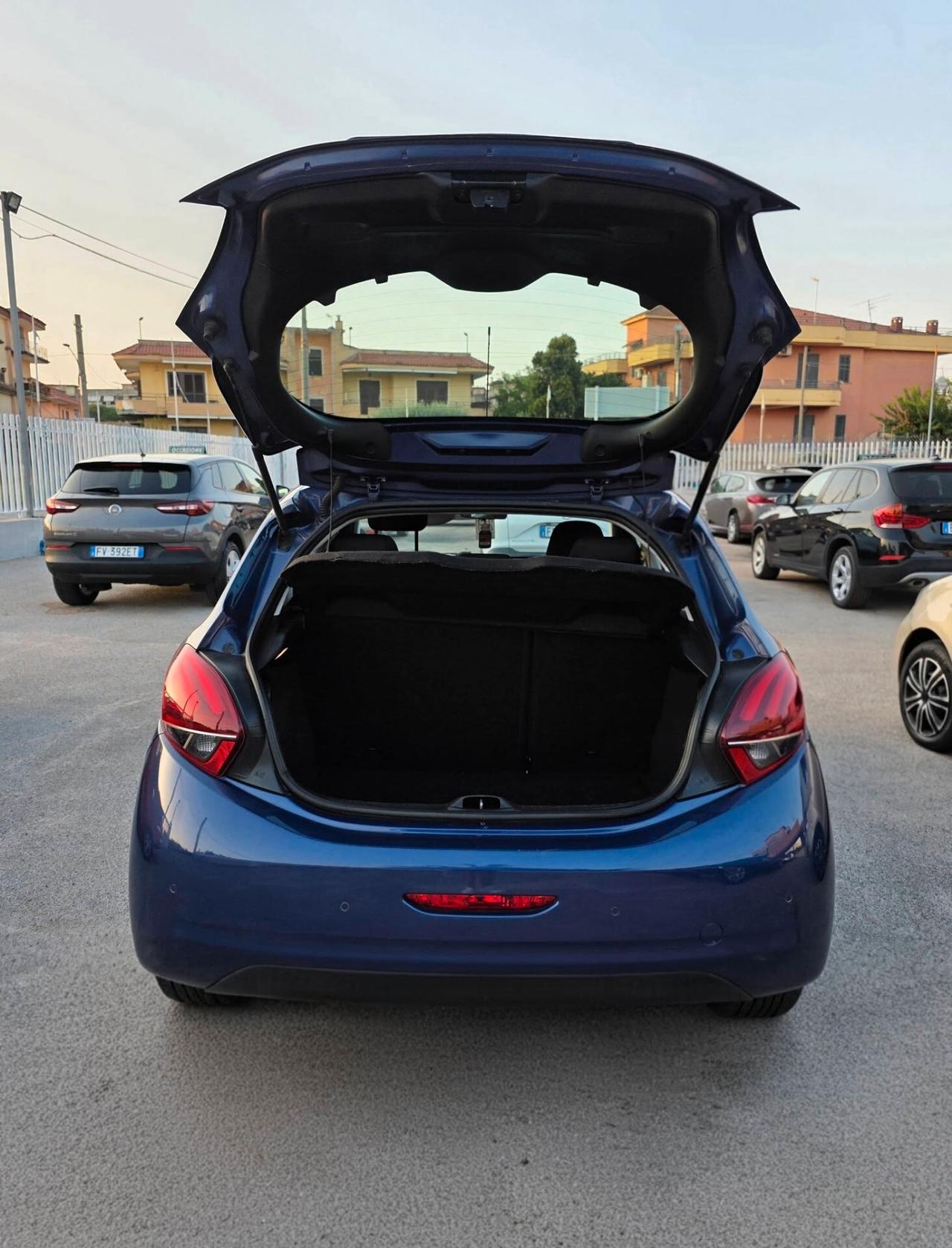 Peugeot 208 1.2 bz 5 porte Allure con 95.000 Chilometri