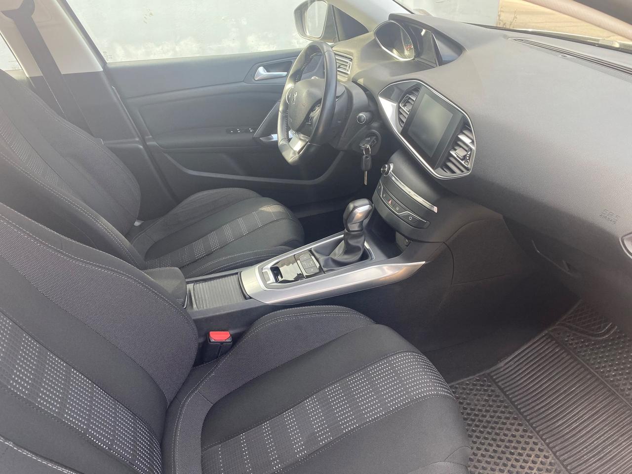 Peugeot 308 1.6 HDi 120 EAT6 SW Allure | 2016