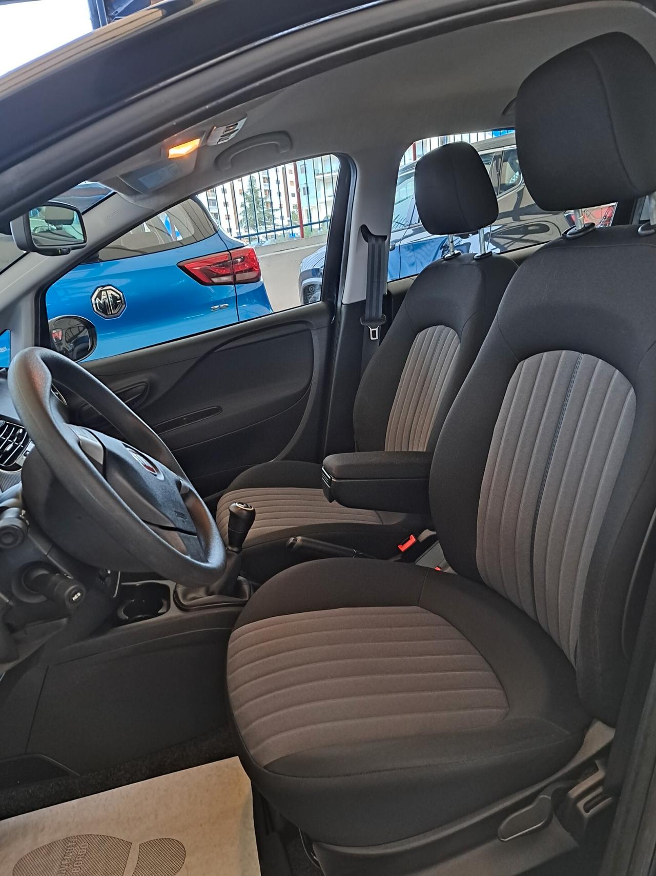 Fiat Punto 1.3 MJT II S&S 95 CV 5 porte Street
