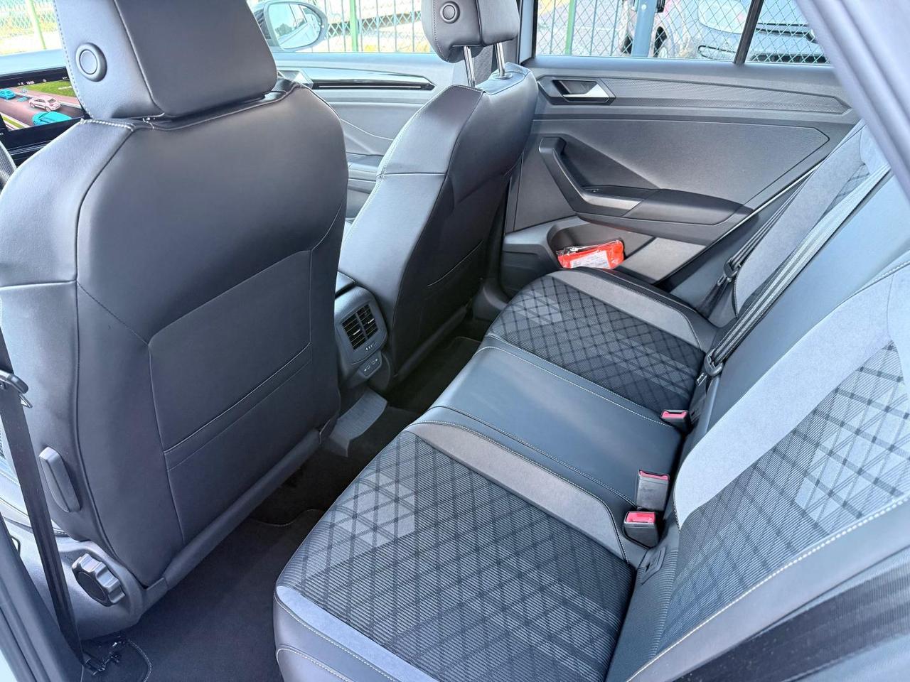 Volkswagen T-Roc 1.5 tsi R-Line dsg