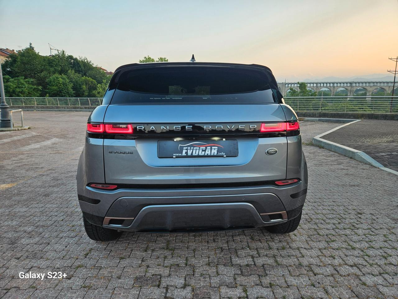 Range Rover Evoque HYBRID R-dynamic