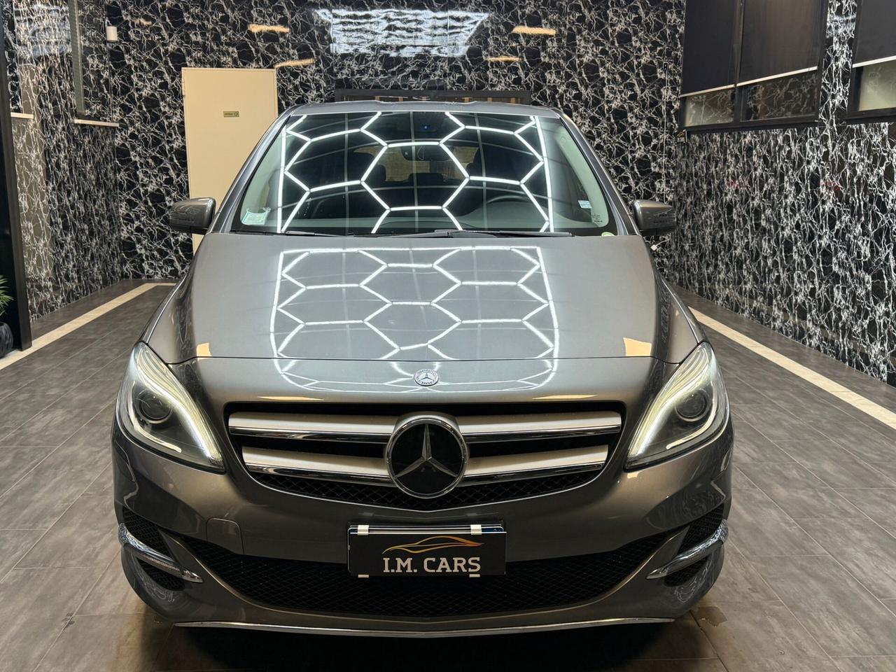 Mercedes-benz B 200 NGD Premium