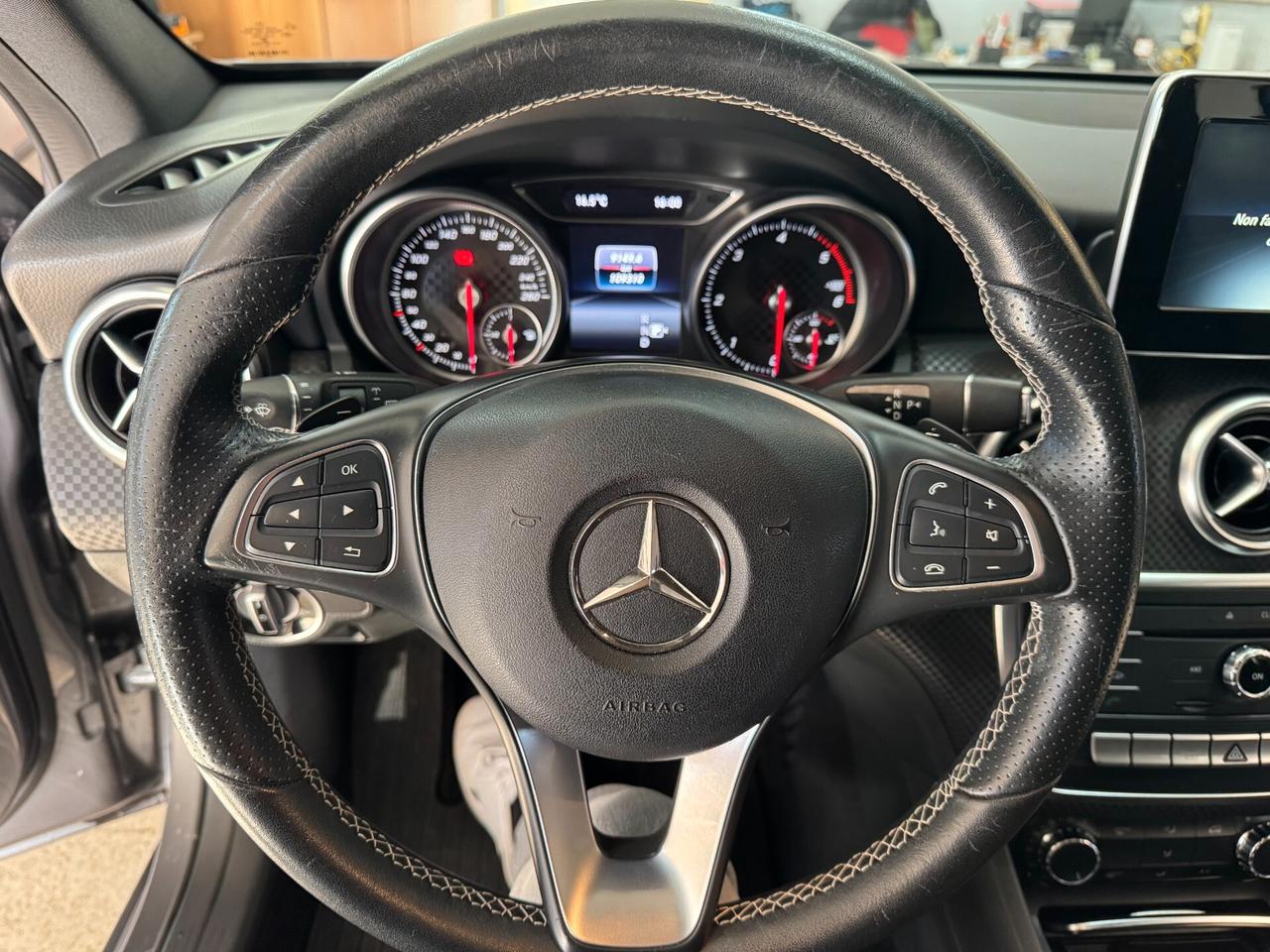 Mercedes-benz A 180 d Automatic Premium NAVI-LED