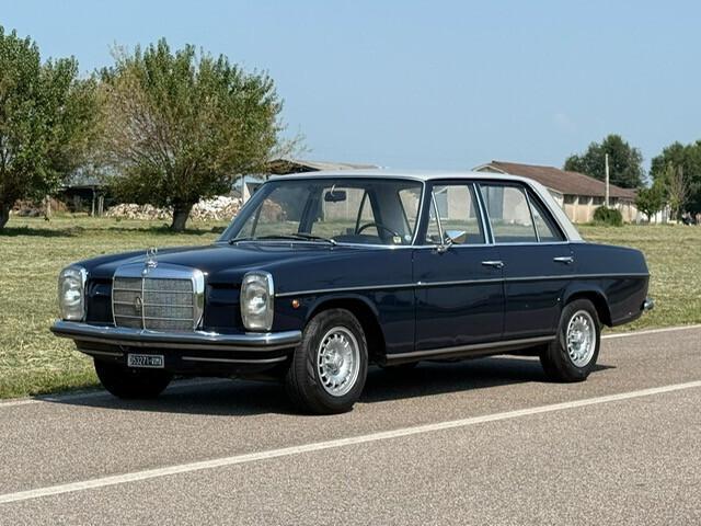 Mercedes 200/8 W115 '68 Prima Serie