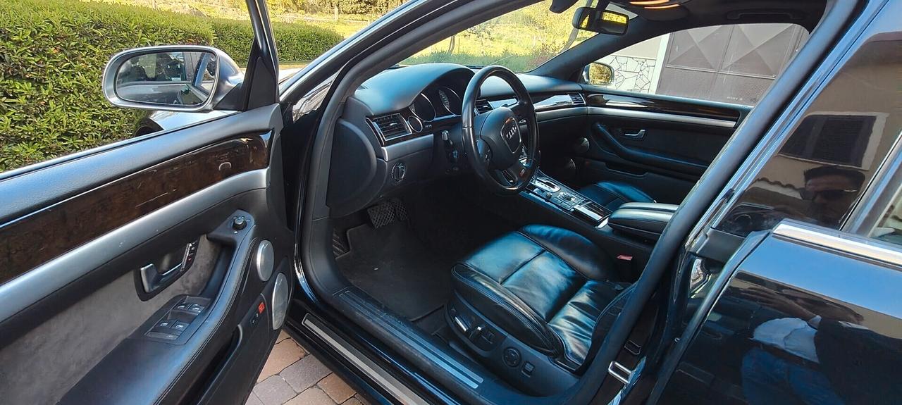 Audi A8 S8 5.2 V10 quattro tiptronic