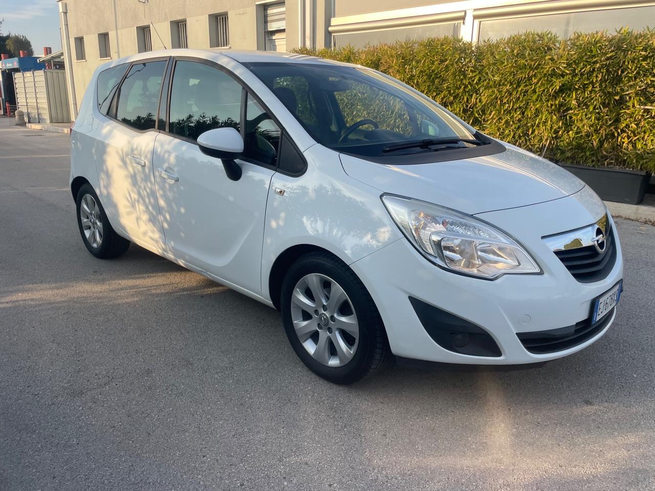 Opel Meriva 1.4 benzina anno 2011 km 115 mila