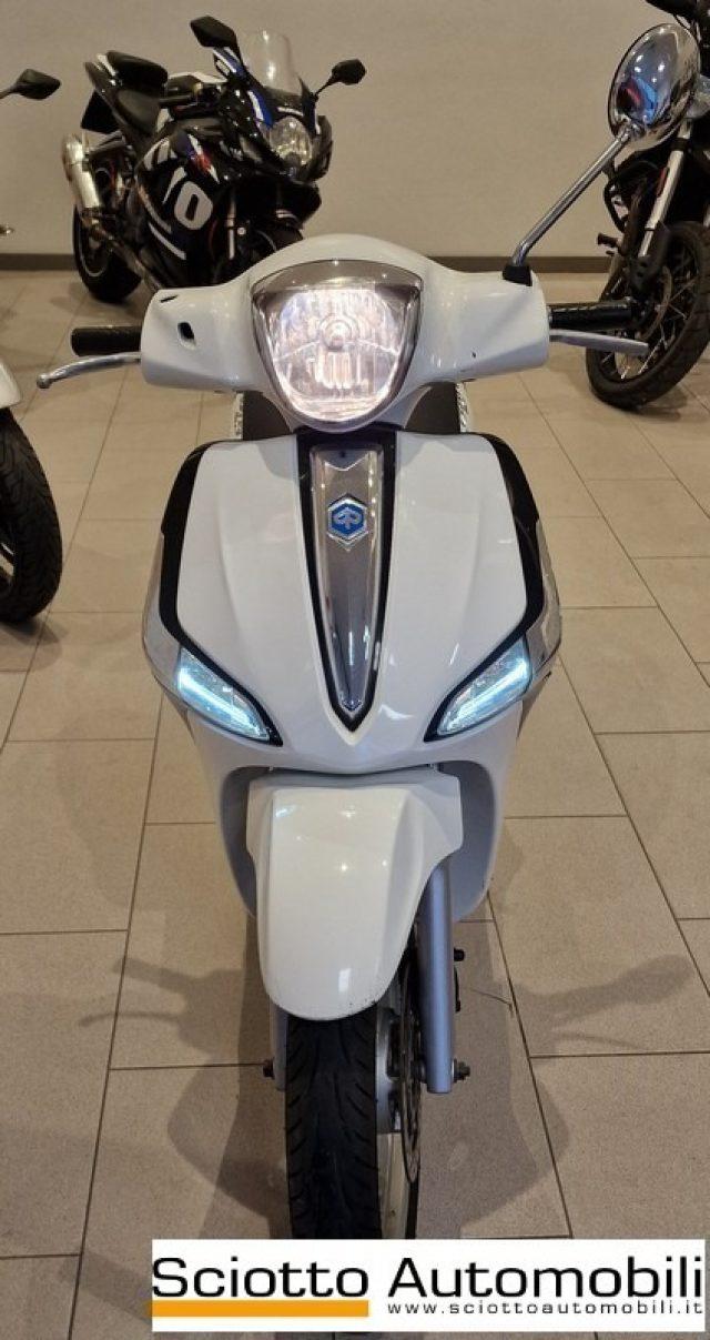 PIAGGIO Liberty 150 .