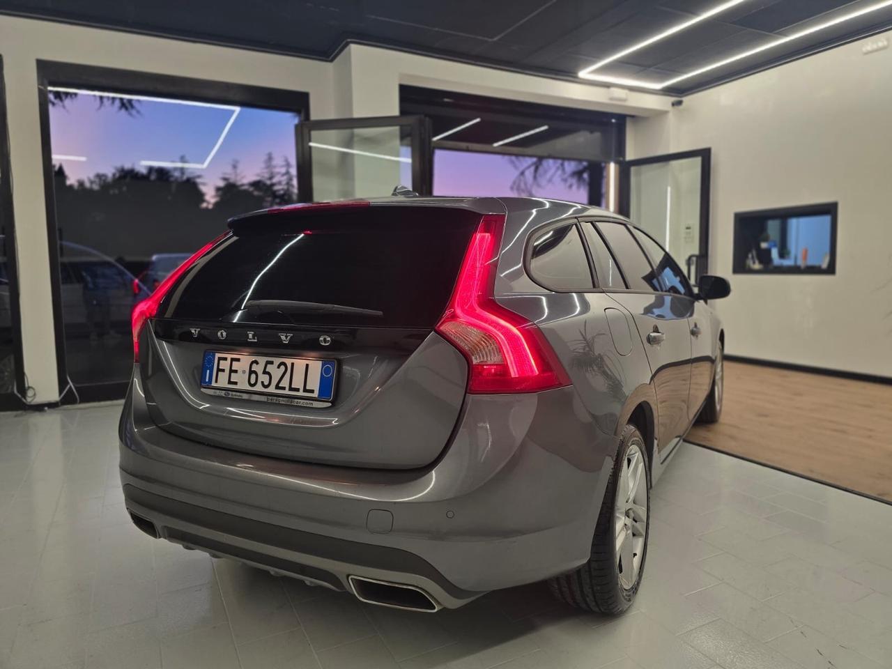 Volvo V60 D5 Geartronic Summum