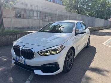 BMW 118 i 5p. Luxury 140CV AUTOM. NAVI