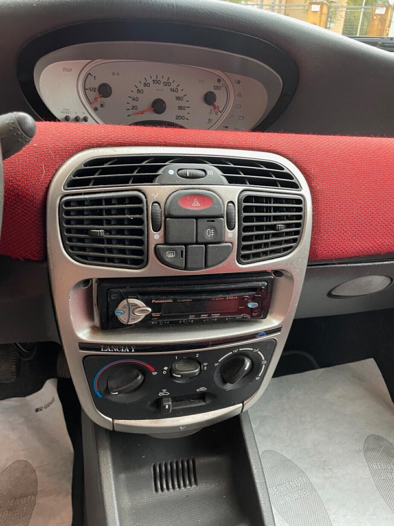 Lancia Y 1.2i cat Elefantino Blu