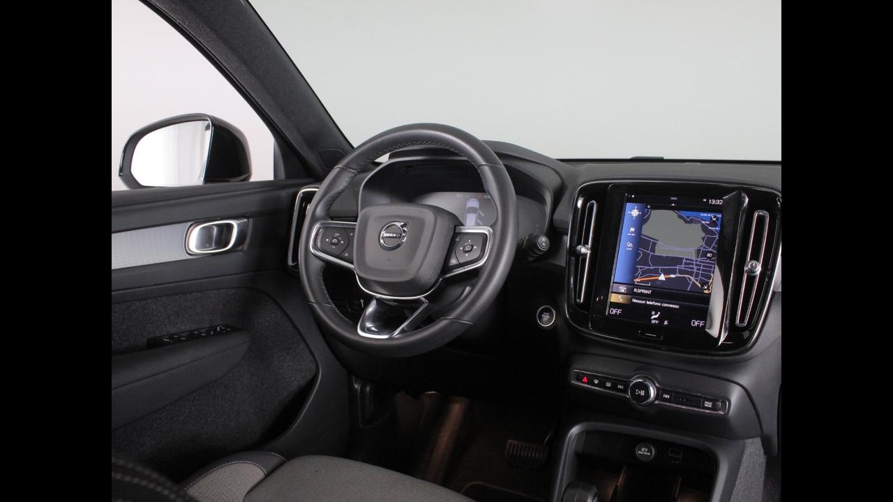 VOLVO XC40 2023 - XC40 1.5 t4 recharge phev Core auto