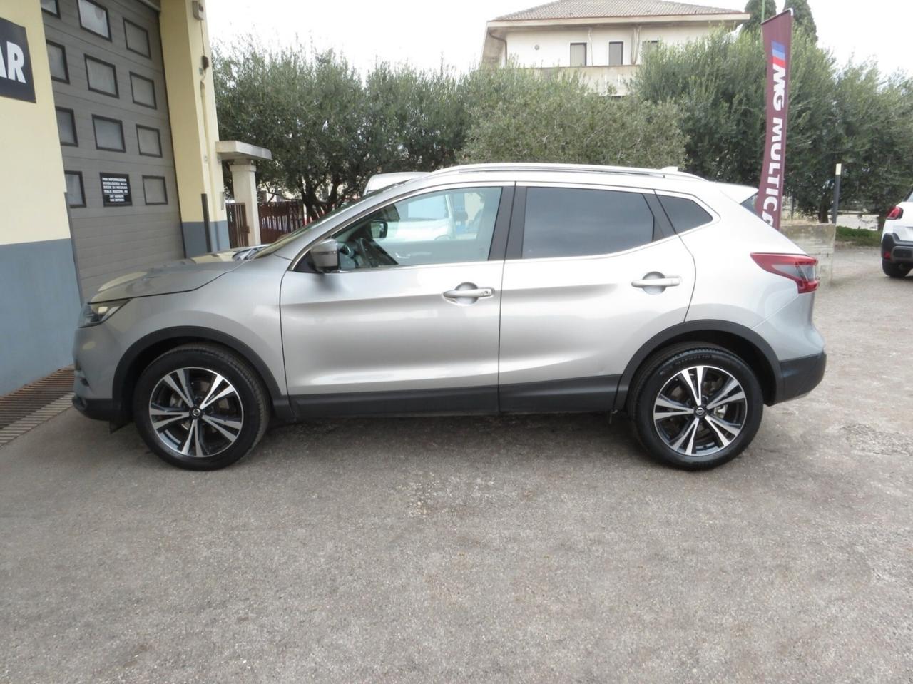 Nissan Qashqai 1.3dig-t N-Connecta 160cv tetto panorama/camera360