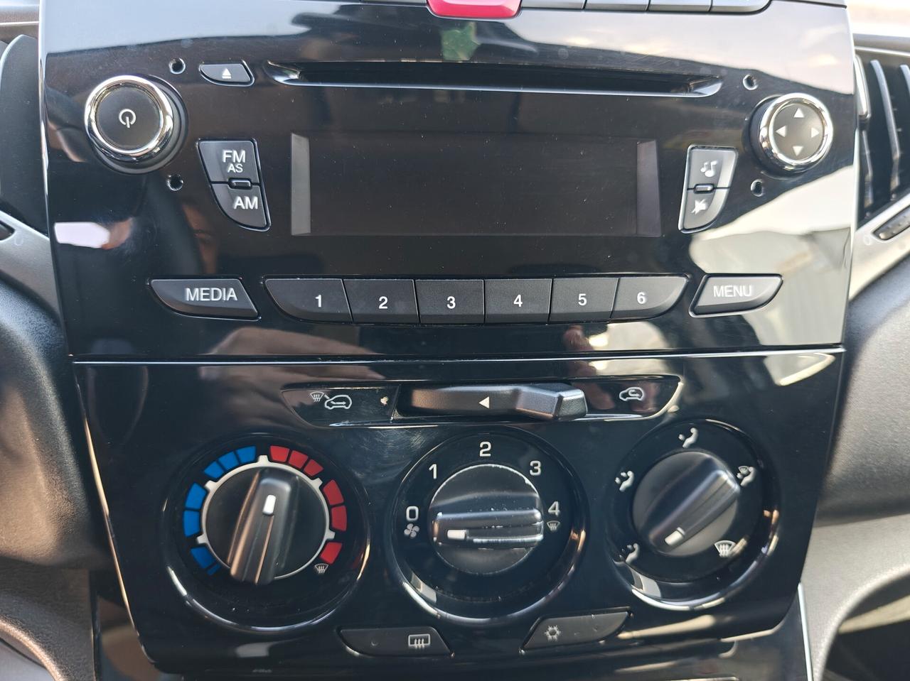 Lancia Ypsilon 0.9 TwinAir 85 CV 5 porte Metano Ecochic Elefantino