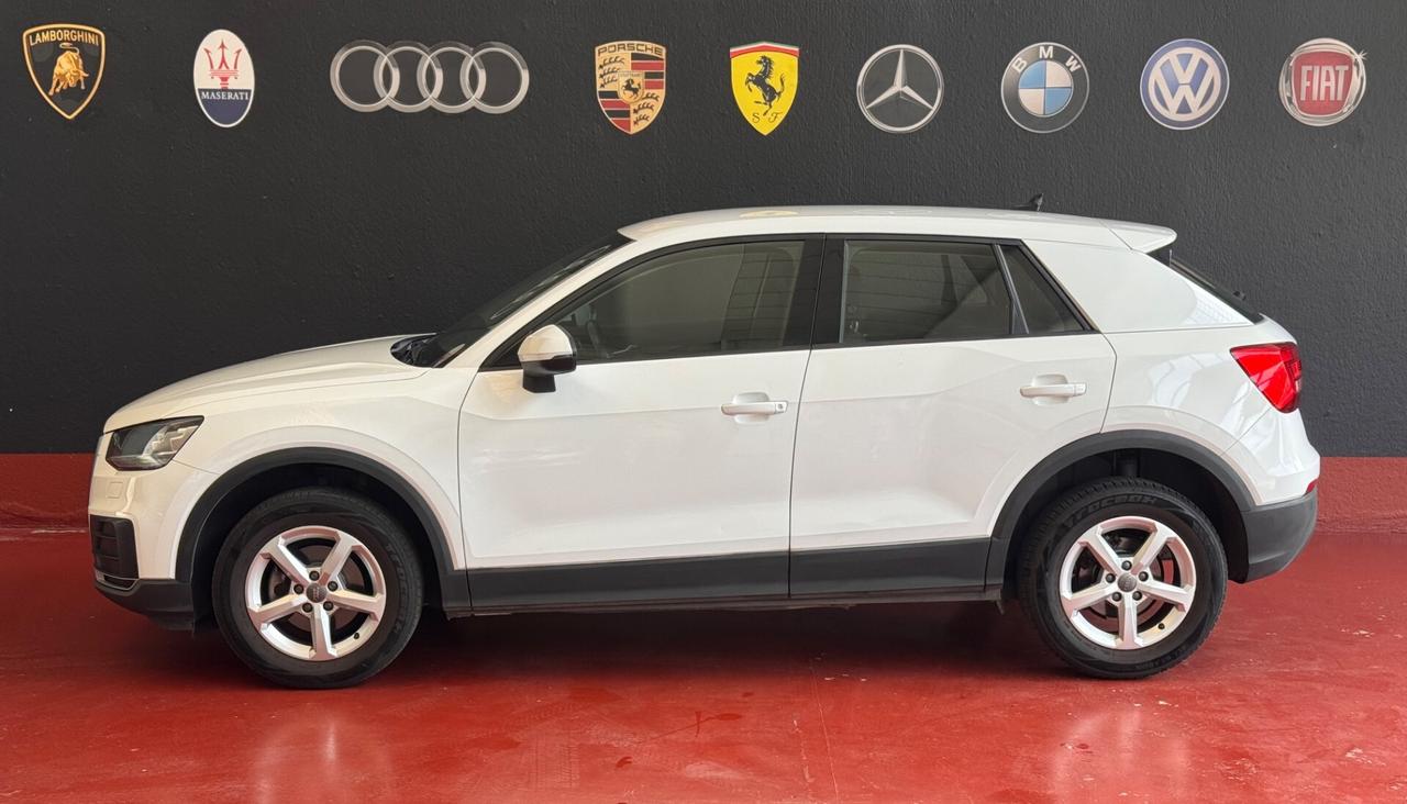 Audi Q2 30 TDI S tronic Identity Black