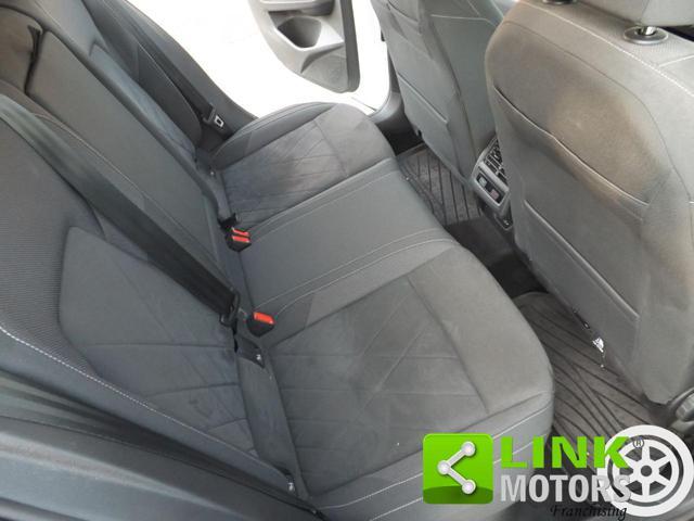 VOLKSWAGEN Golf 2.0 TDI DSG Style accessoriata ben tenuta