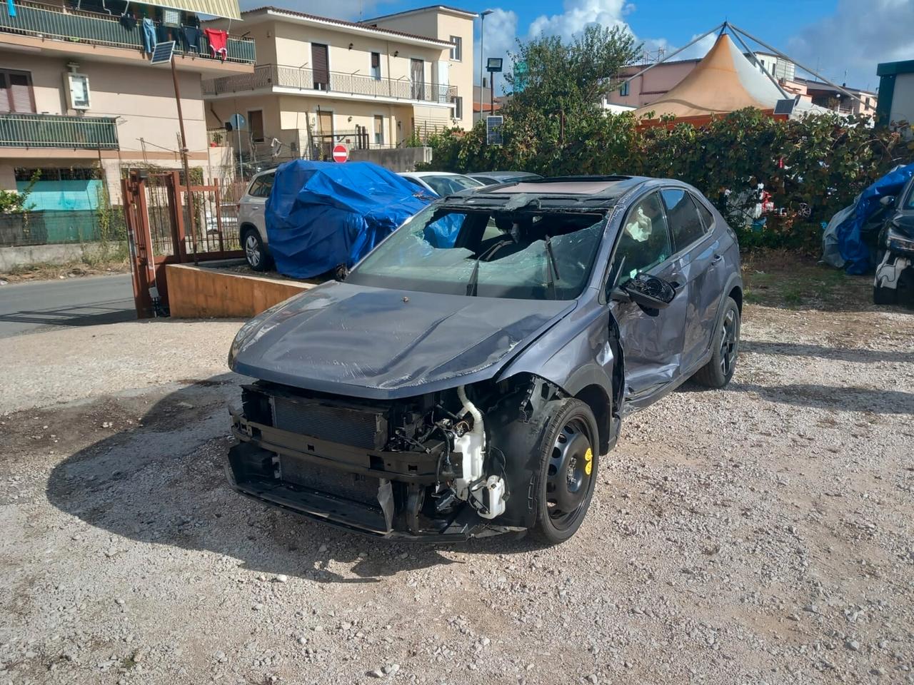 Volkswagen Taigo 1.0 TSI 115 CV DSG R-Line SINISTRATA
