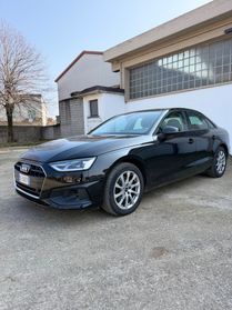 Audi A4 30 TDI/136 CV S tronic line edition