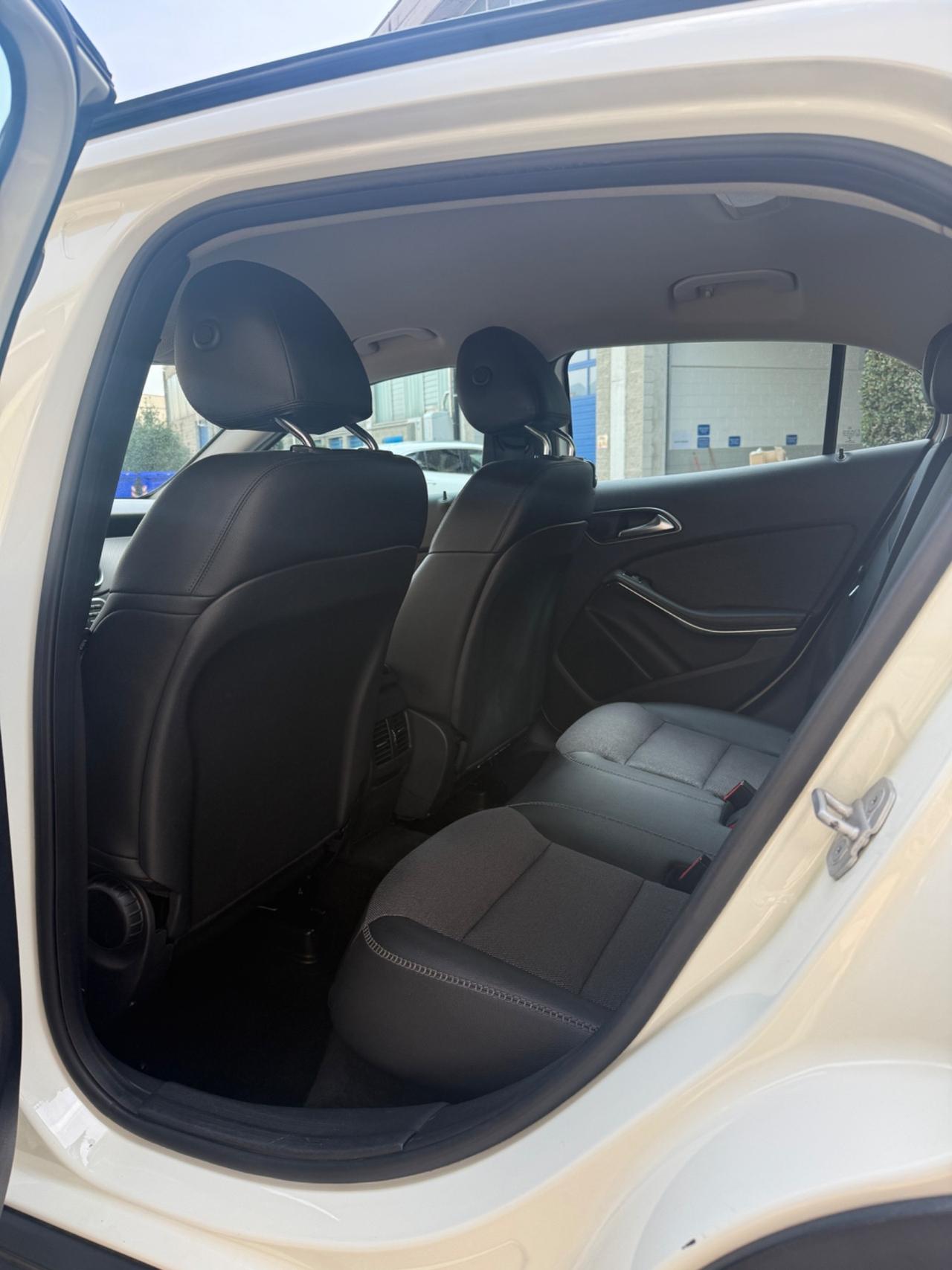 Mercedes-benz GLA 200 CDI Automatic 4Matic Sport 136cv