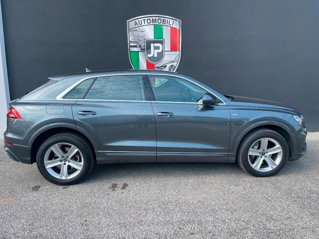 Audi Q8 45 3.0 tdi mhev tiptronic