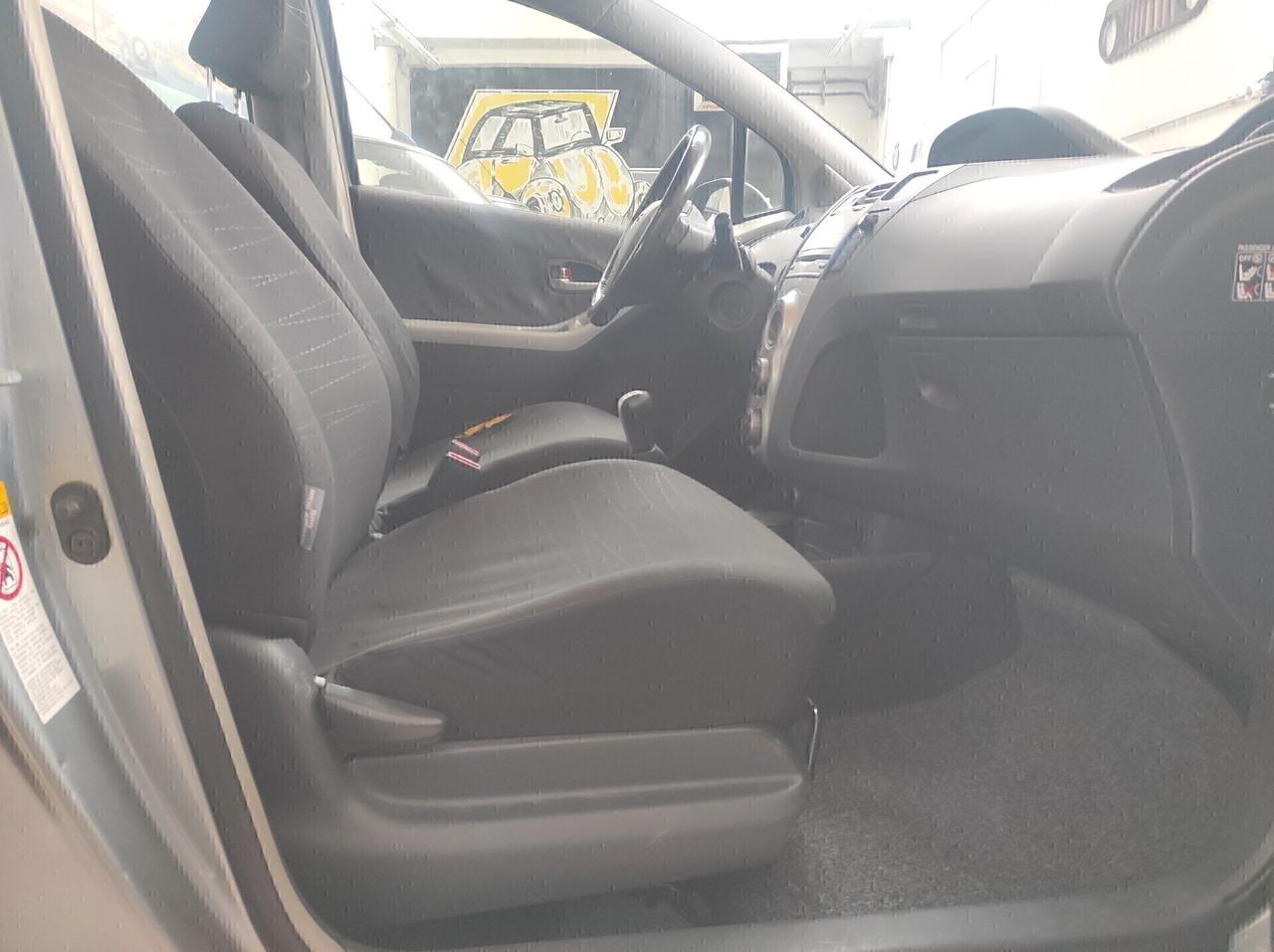 Toyota Yaris 1.0 5 porte Sol