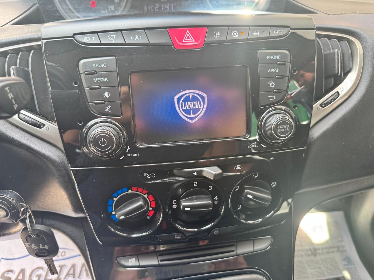 Lancia Ypsilon 1.2 69 CV 5 porte S&S Gold