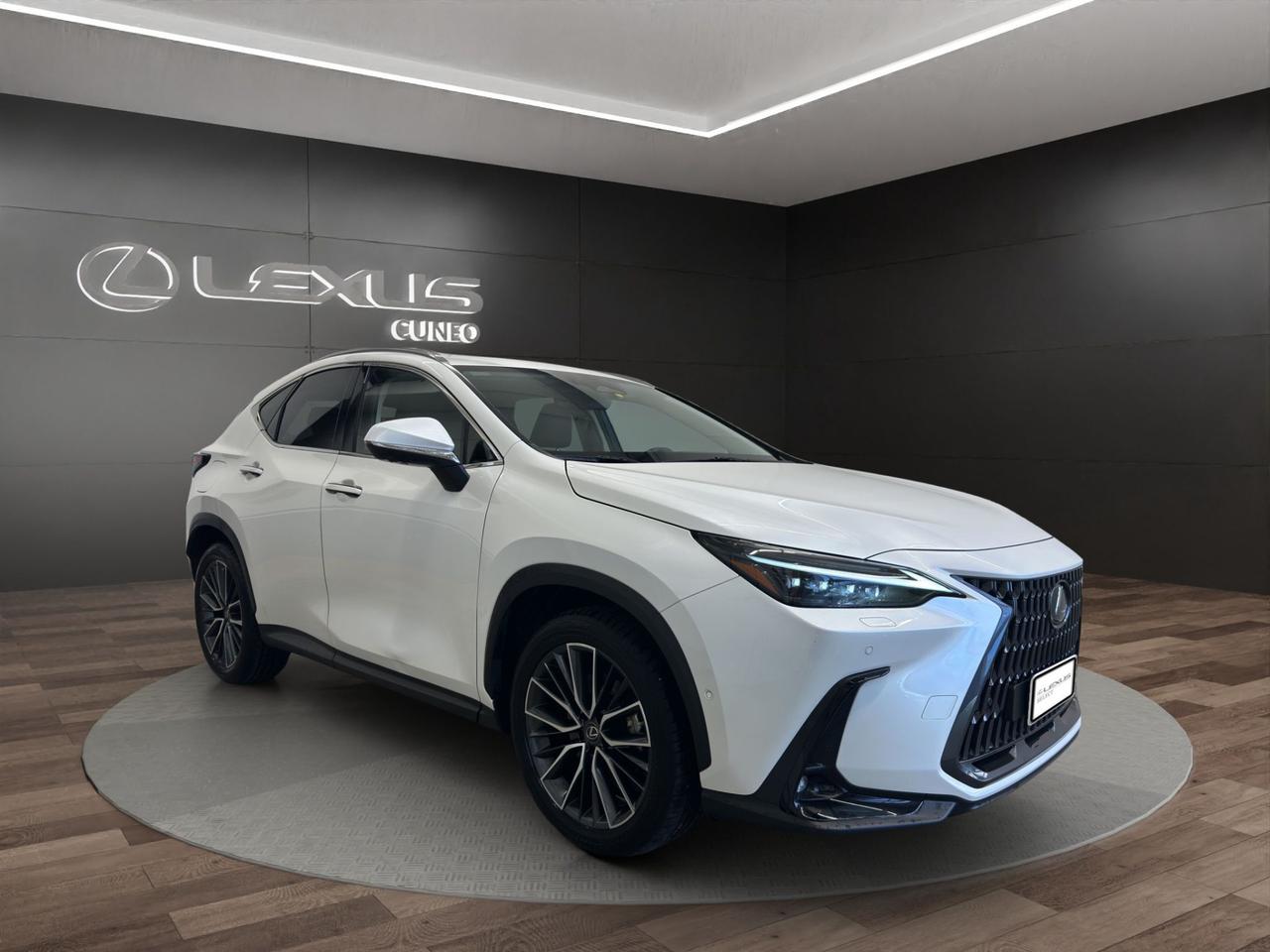 Lexus NX 450h+ 2.5 phev Luxury 4wd 309cv e-cvt