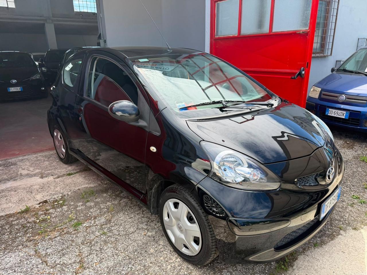 Toyota Aygo 1.0 12V VVT-i 3 porte Sol X Neopatentati