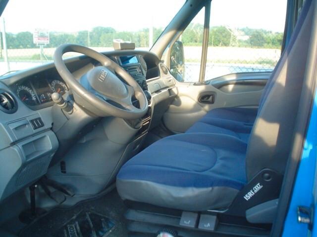 Iveco Daily IV 35S18 PL-TA Furgone