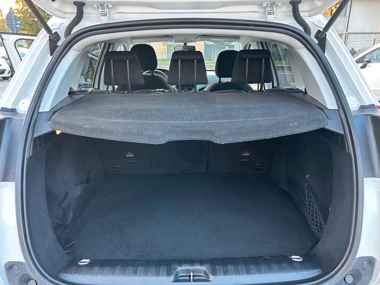 Peugeot 2008 1.6 HDi 75cv - NEOPATENTATI