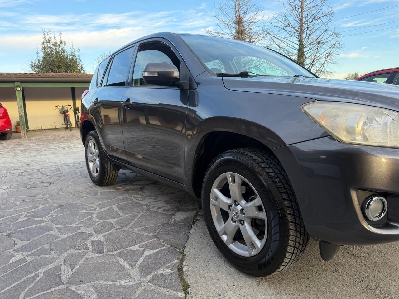 Toyota RAV4 2.2 D-4D 150 CV DPF Luxury
