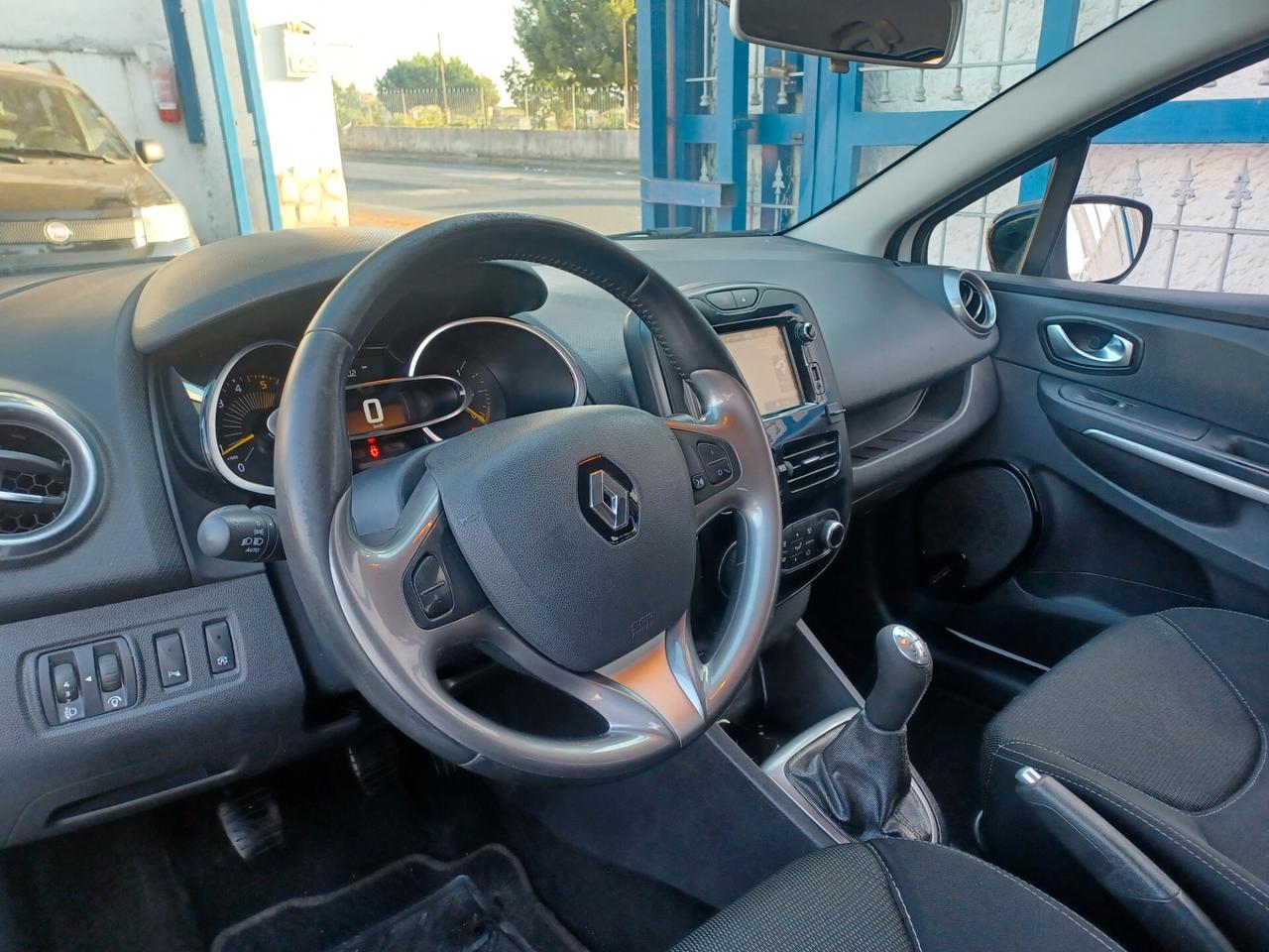 Renault Clio 1.5 DCI COSTUME NATIONAL