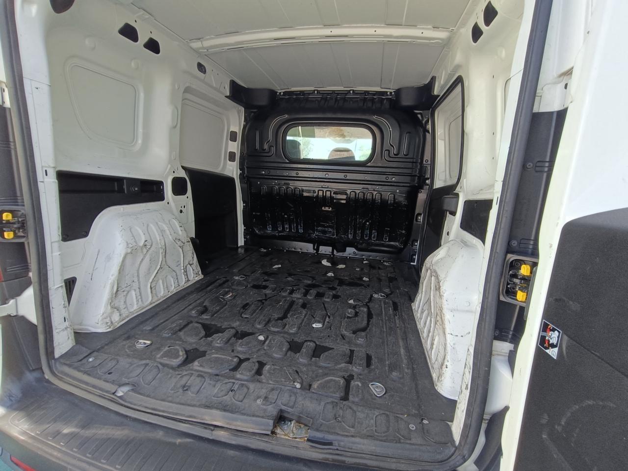 Fiat Doblò 1.6 MJT 105CV PC-TN Cargo Lamierato SX 3 Posti - 2016