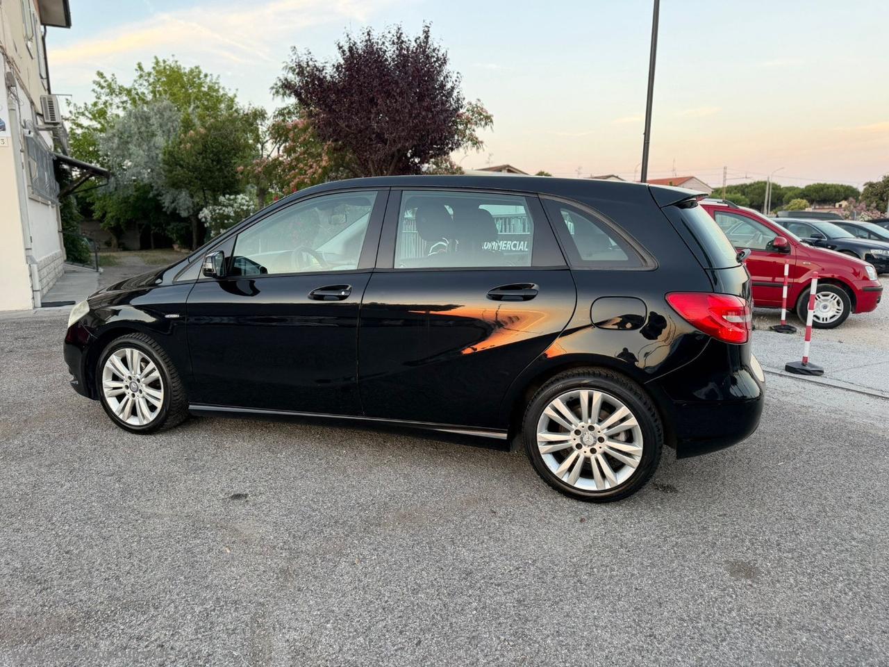 MERCEDES-BENZ B 180 CDI BlueEFFICIENCY Executive