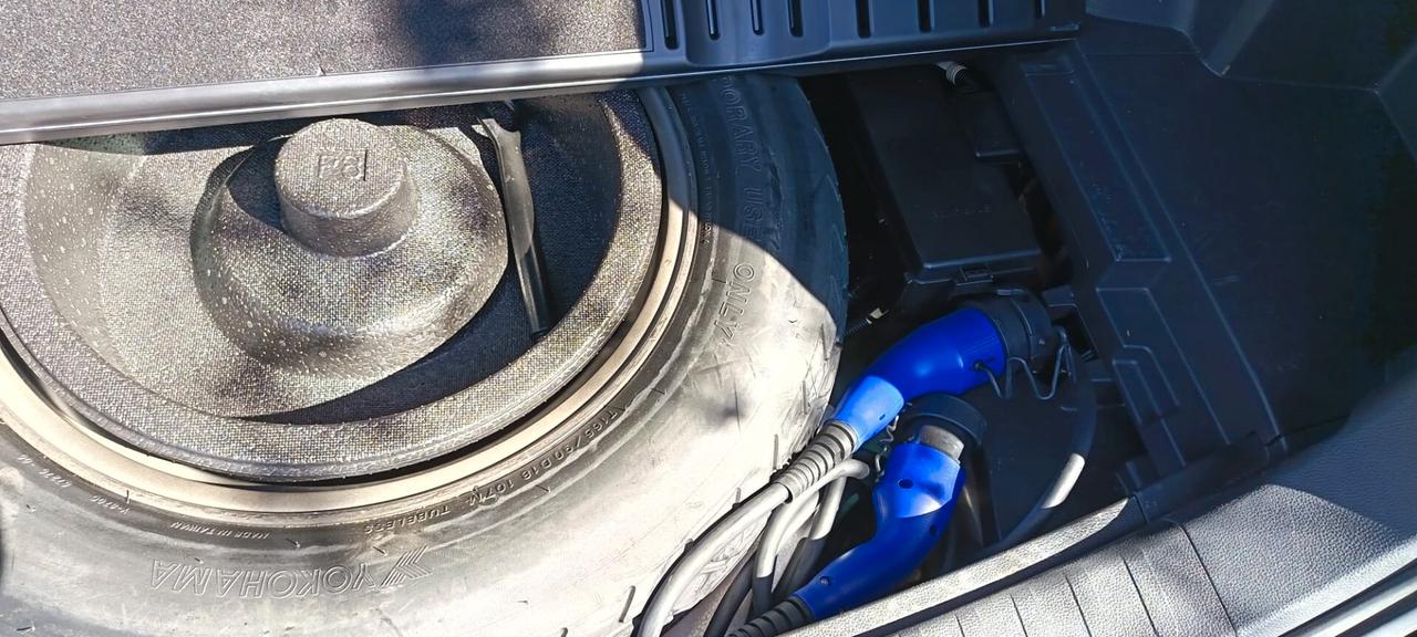Suzuki Across 2.5 Plug-in Hybrid E-CVT 4WD Top