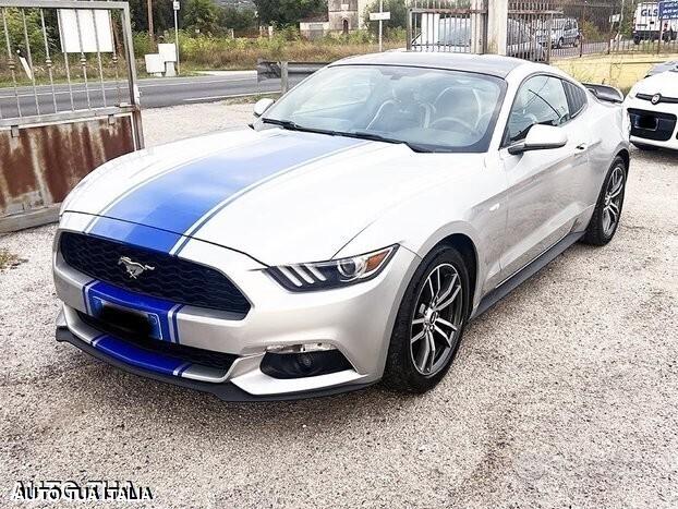 Ford mustang navi camera perfetta