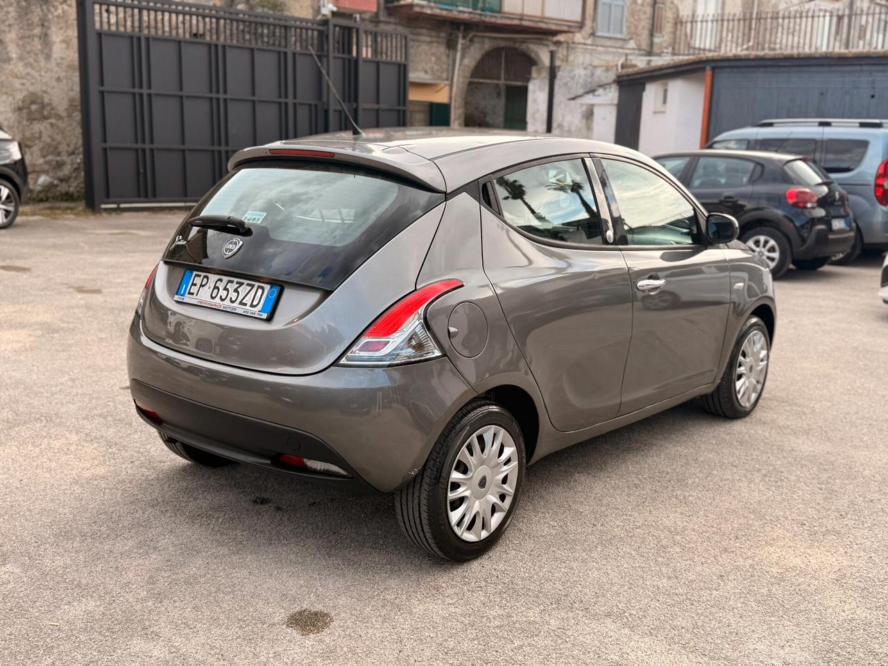 Lancia Ypsilon 1.2 69 CV 5 porte GPL Ecochic Silver
