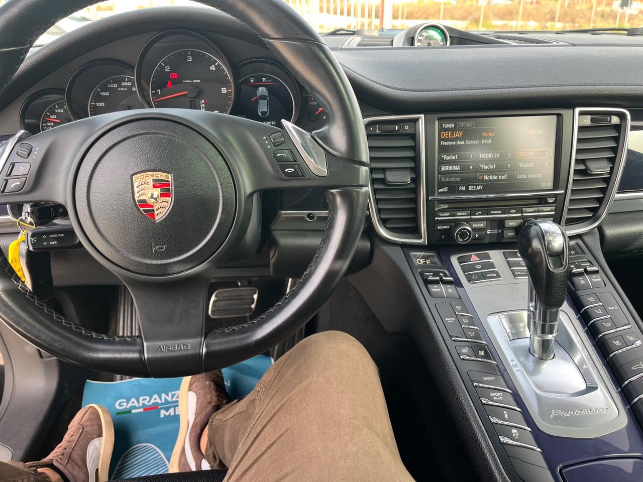 Porsche Panamera tetto apribile
