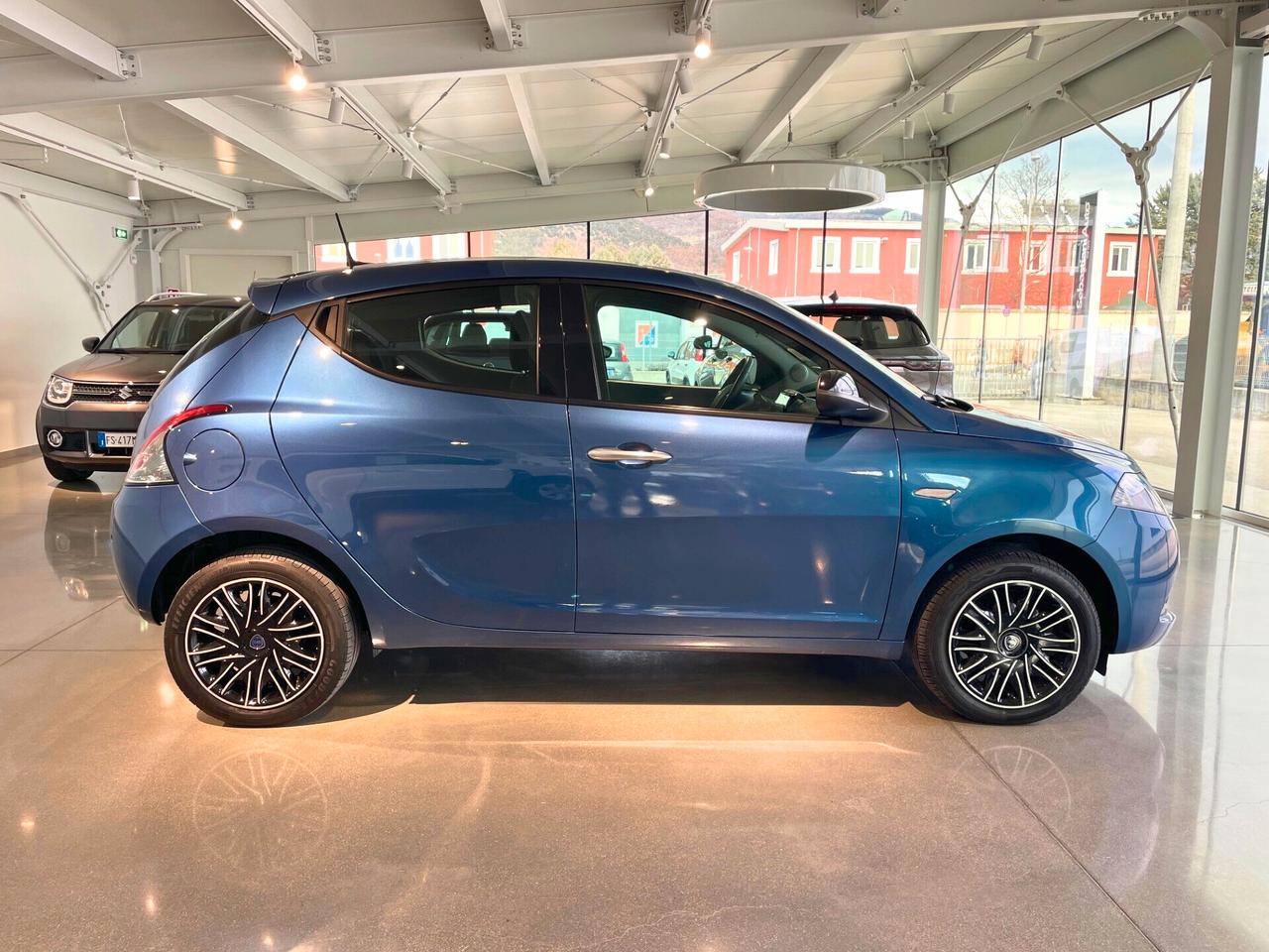 Lancia Ypsilon 1.0 FireFly 5 porte S&S Hybrid Gold