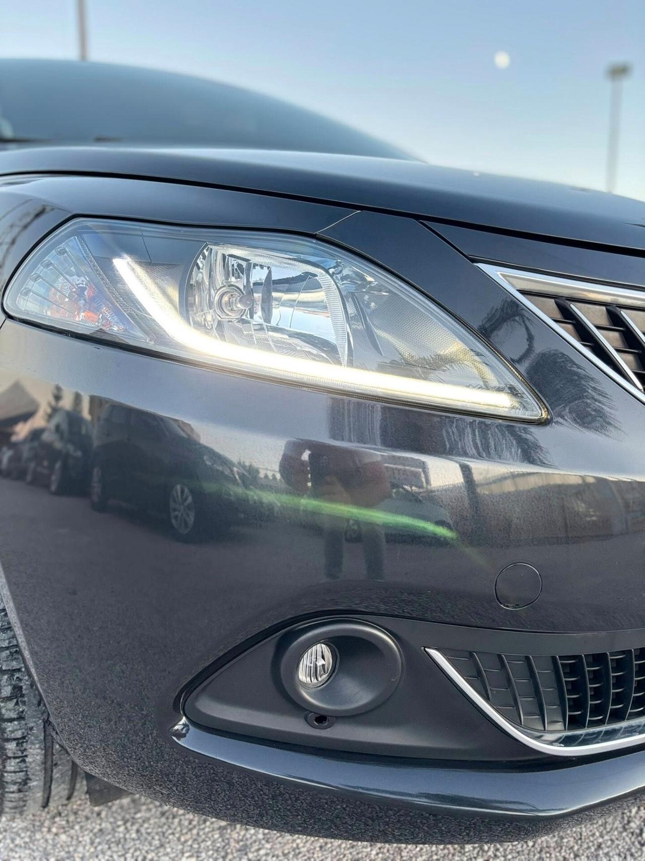 Lancia Ypsilon 1.0 FireFly 5 porte S&S Hybrid Silver Plus