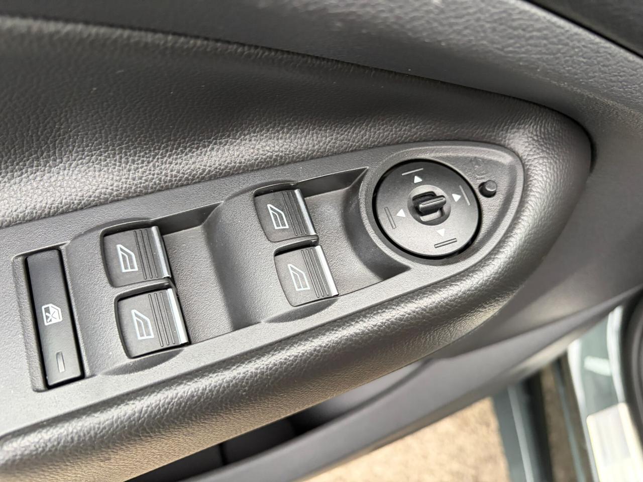 Ford Kuga 2.0 TDCI 150CV 4WD TETTO Powershift ST-Line