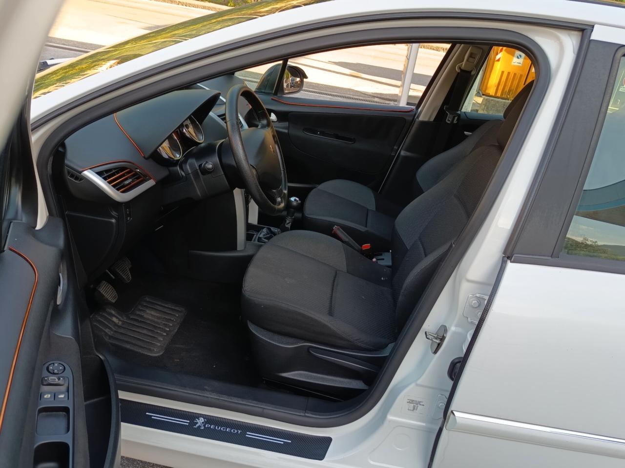 Peugeot 207 1.4 8V 75CV 5p. Energie