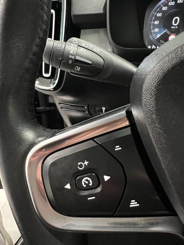 VOLVO XC40 T5 Recharge Plug-in Hybrid Inscription tetto pan.