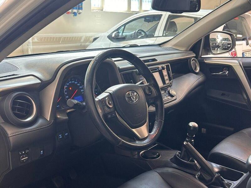 Toyota RAV4 2.0 D-4D 4WD Lounge