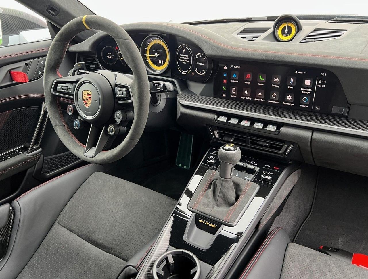 Porsche 911 GT3 RS Weissach