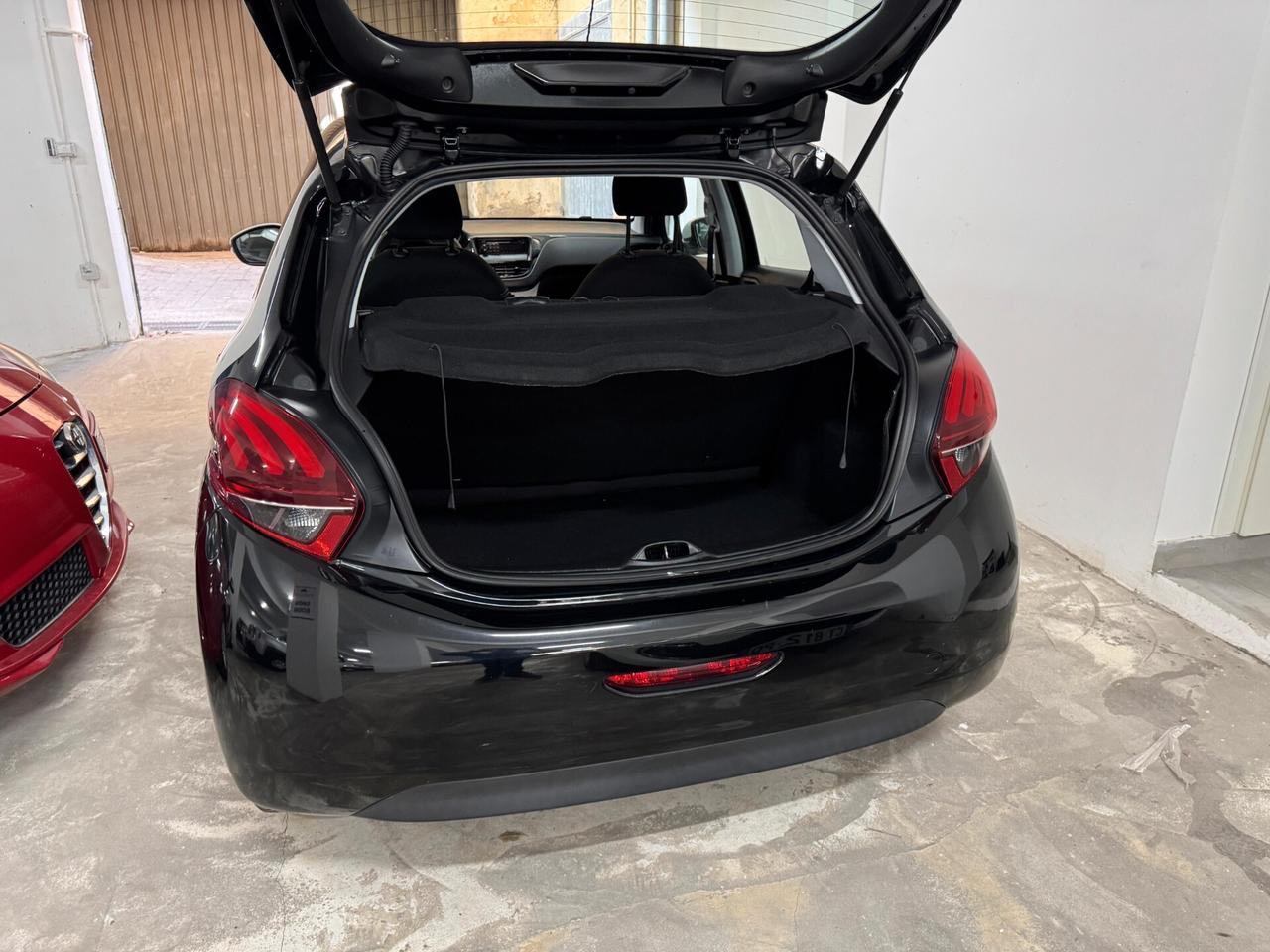 Peugeot 208 1.0 Like Neopatentati – Km Certificati – Garanzia 12 Mesi