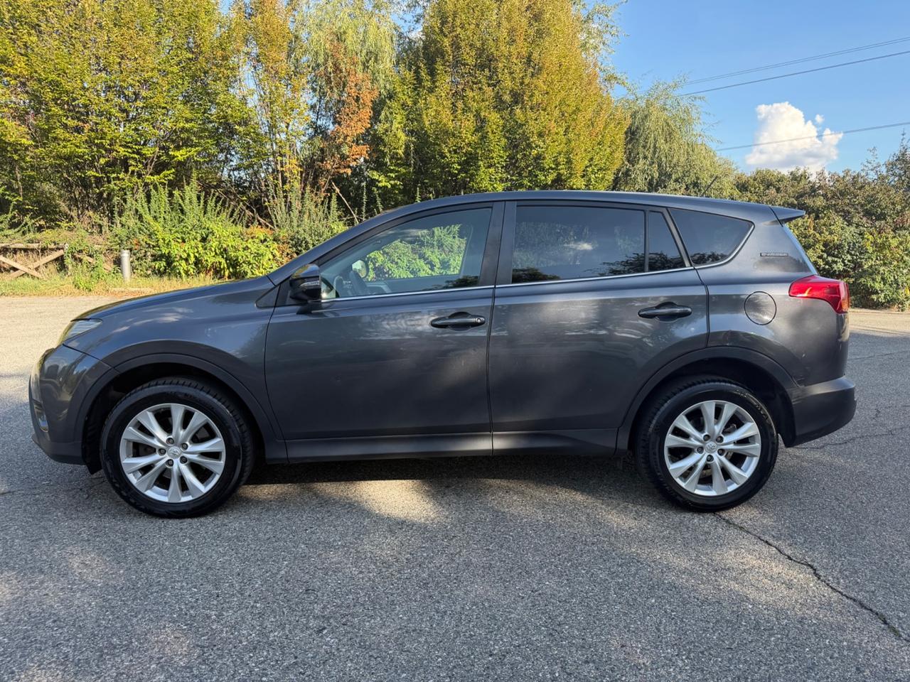 Toyota RAV 4 RAV4 2.0 D-4D 4WD Lounge White Ed.