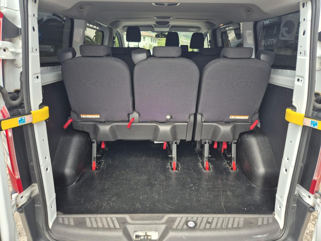 FORD TRANSIT 9 POSTI ''GANCIO TRAINO''